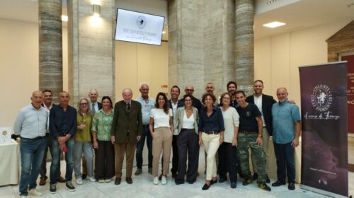 Consorzio del Chianti Colli Fiorentini compie 30 anni foto di gruppo dei produttori