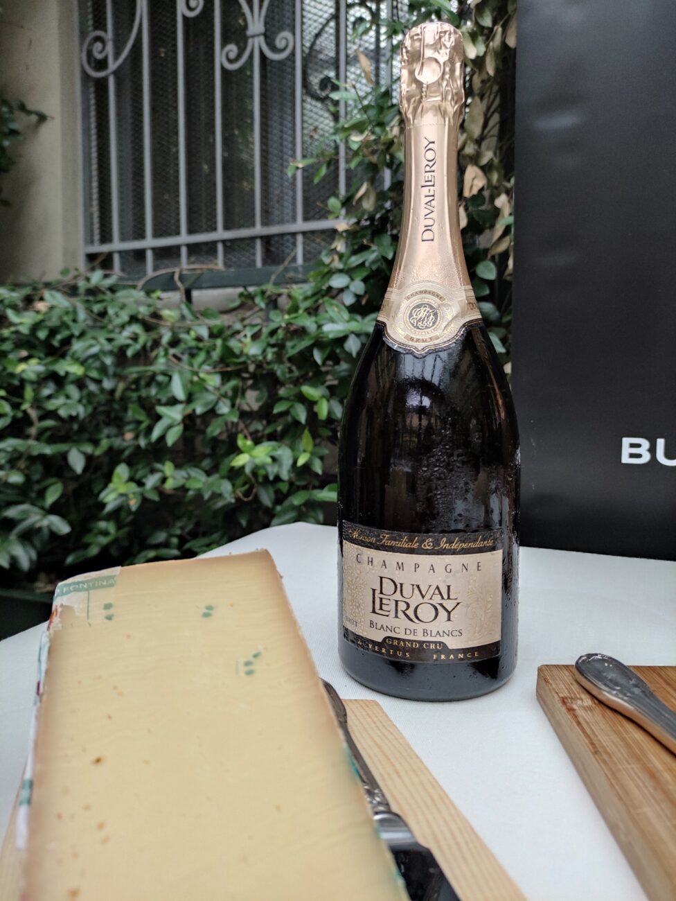 Champagne Blanc de Blancs brut e Fontina di alpeggio