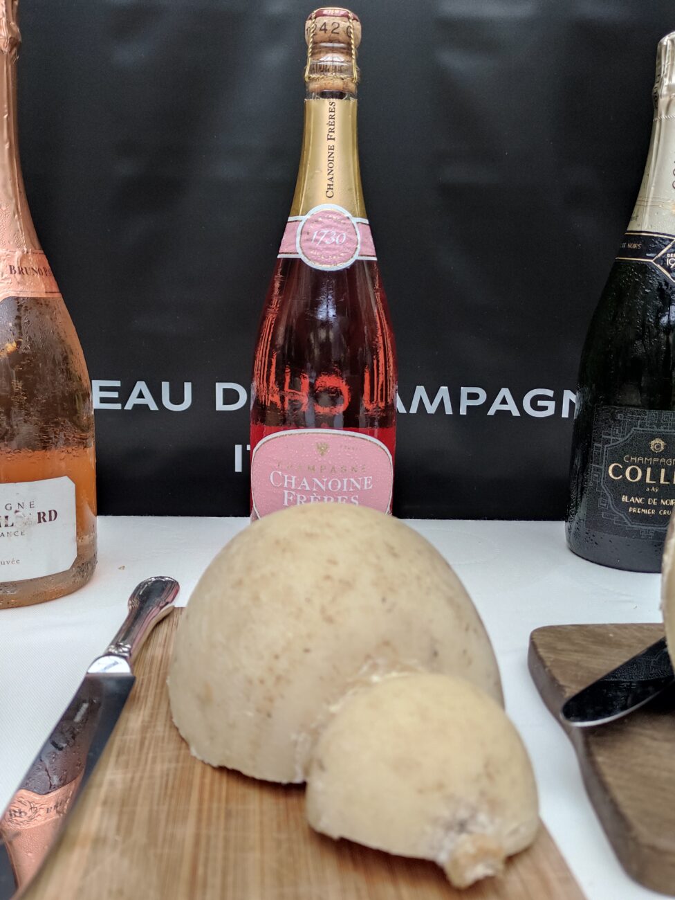 Champagne Rosé brut e e Caciocavallo Silano di Grotta