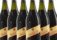 Il vino Fragolino è legale o illegale Cosa ci vendono i supermercati. Sveliamo come viene prodotta la nota bevanda, in commercio anche in Gdo