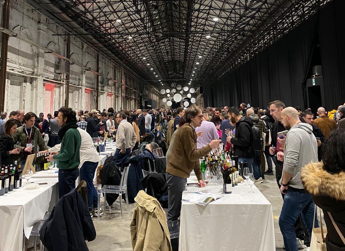 Proposta Vini a tutta Fivi. Gianpaolo Girardi 40 anni al servizio delle micro cantine italiane presentazione catalogo 2025 stazione leopolda firenze vignaioli indipendenti