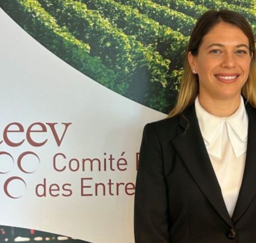 Marzia Varvaglione presidente CEEV - Comité Vins da Manduria a Bruxelles Prima donna ad occupare questo incarico. Ma i record sono due è anche la più giovane